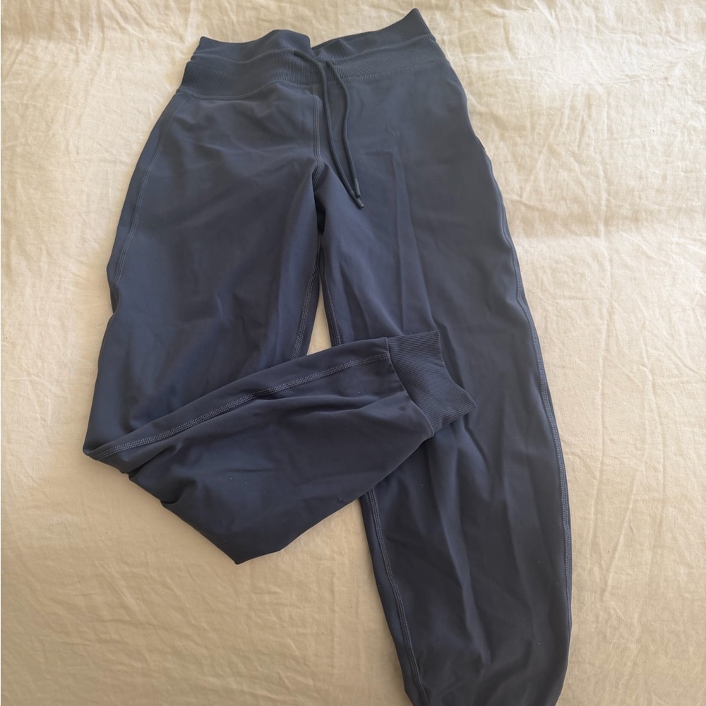 Brand new vuori performance jogger